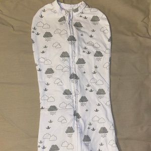 Unisex swaddle